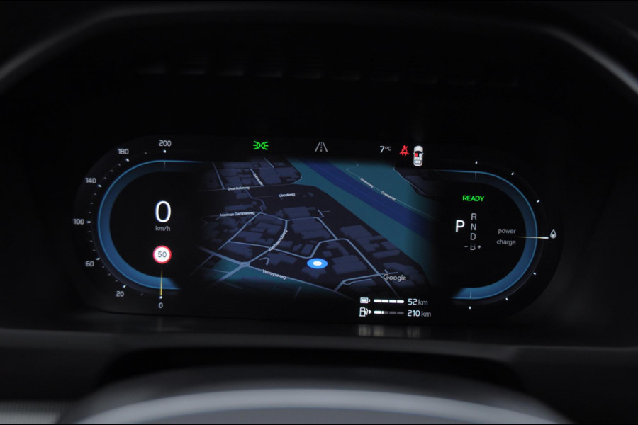 Volvo XC90 T8 455PK Long range Recharge AWD Ultimate Bright Google infotaiment/ Adaptieve cruise control/ Bowers en Wilkins/ Panoramadak/ Luchtvering/ 22” velgen/ BLIS/ Trekhaak/ Stoel en stuurwielverwarming/ Parkeersensoren met 360 Camera/ Elektrische stoelen met geheugen/ Apple carplay/ Keyless entry/ Head up display