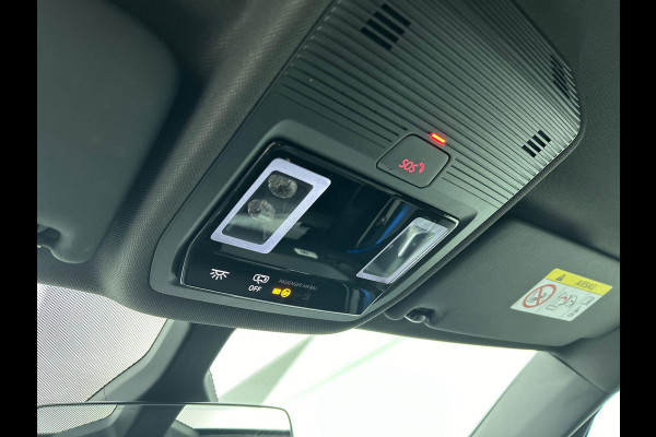 Volkswagen ID.3 First Plus 58 kWh | Navigatie | Apple Carplay/Android Auto | Camera | Parkeersensoren | Adaptive Cruise Control | Full LED Matrix | Stoel- en stuurverwarming | Lichtmetalen velgen | Climate Control