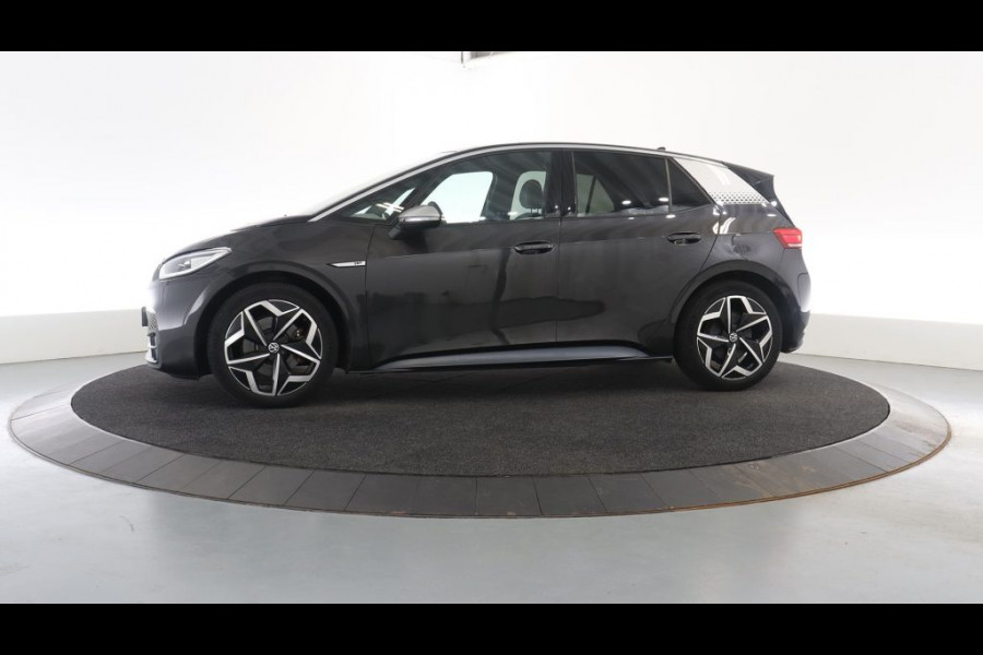 Volkswagen ID.3 First Plus 58 kWh | Stoelverwarming | Stuurverwarming | Camera | Adaptive Cruise Control | Navigatie | Standkachel | Keyless | Parkeersensoren | LED | Apple Carplay | BTW |