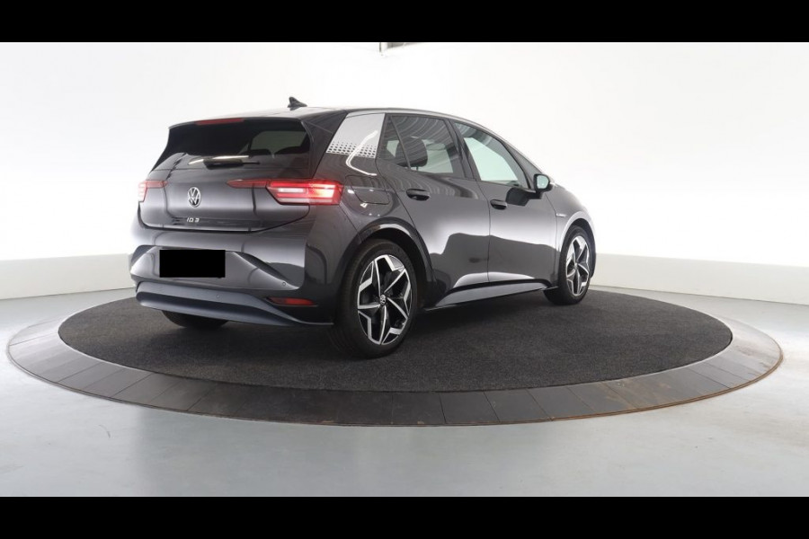 Volkswagen ID.3 First Plus 58 kWh | Stoelverwarming | Stuurverwarming | Camera | Adaptive Cruise Control | Navigatie | Standkachel | Keyless | Parkeersensoren | LED | Apple Carplay | BTW |