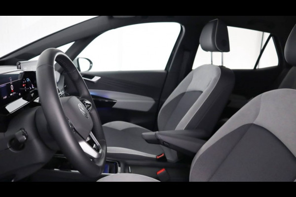 Volkswagen ID.3 First Plus 58 kWh | Stoelverwarming | Stuurverwarming | Camera | Adaptive Cruise Control | Navigatie | Standkachel | Keyless | Parkeersensoren | LED | Apple Carplay | BTW |