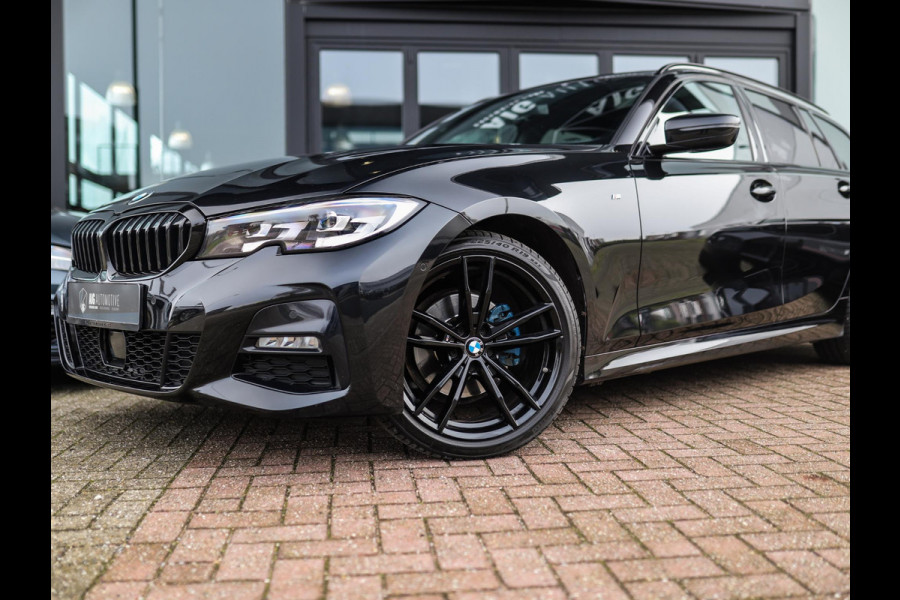 BMW 3 Serie Touring 320d xDrive High Executive | M-Sport | Camera | Trekhaak | Pano | Keyless