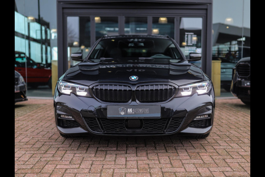 BMW 3 Serie Touring 320d xDrive High Executive | M-Sport | Camera | Trekhaak | Pano | Keyless