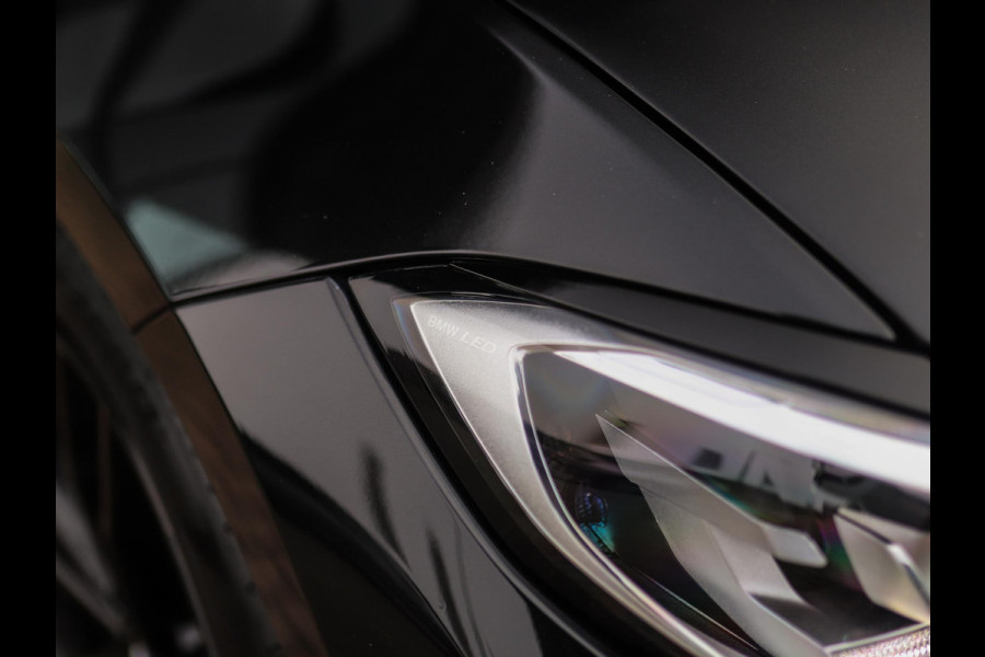 BMW 3 Serie Touring 320d xDrive High Executive | M-Sport | Camera | Trekhaak | Pano | Keyless