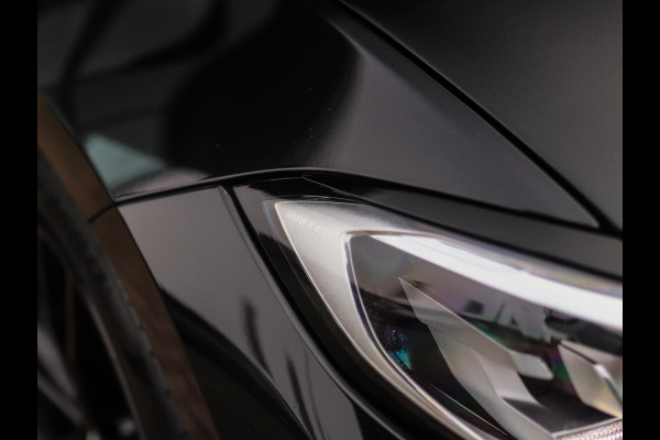 BMW 3 Serie Touring 320d xDrive High Executive | M-Sport | Camera | Trekhaak | Pano | Keyless