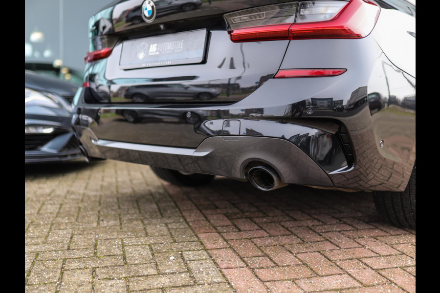 BMW 3 Serie Touring 320d xDrive High Executive | M-Sport | Camera | Trekhaak | Pano | Keyless