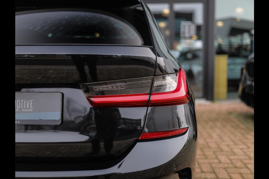BMW 3 Serie Touring 320d xDrive High Executive | M-Sport | Camera | Trekhaak | Pano | Keyless