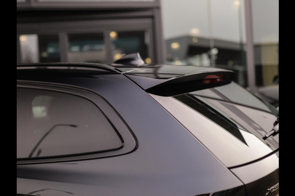 BMW 3 Serie Touring 320d xDrive High Executive | M-Sport | Camera | Trekhaak | Pano | Keyless