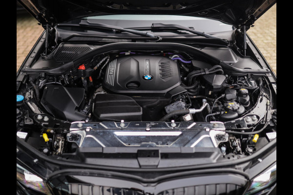 BMW 3 Serie Touring 320d xDrive High Executive | M-Sport | Camera | Trekhaak | Pano | Keyless