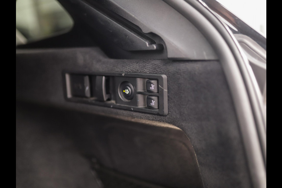 BMW 3 Serie Touring 320d xDrive High Executive | M-Sport | Camera | Trekhaak | Pano | Keyless