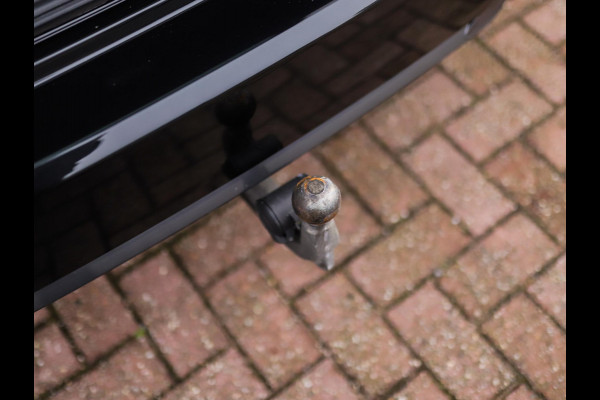 BMW 3 Serie Touring 320d xDrive High Executive | M-Sport | Camera | Trekhaak | Pano | Keyless