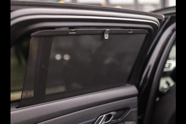 BMW 3 Serie Touring 320d xDrive High Executive | M-Sport | Camera | Trekhaak | Pano | Keyless