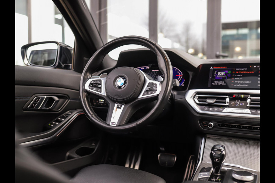 BMW 3 Serie Touring 320d xDrive High Executive | M-Sport | Camera | Trekhaak | Pano | Keyless