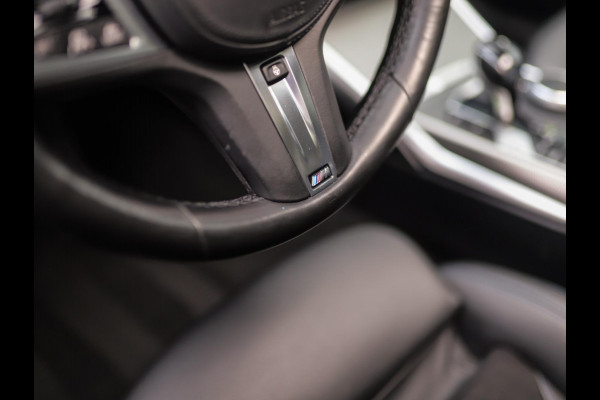 BMW 3 Serie Touring 320d xDrive High Executive | M-Sport | Camera | Trekhaak | Pano | Keyless