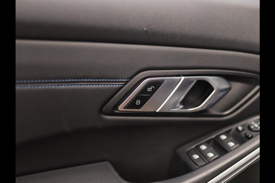 BMW 3 Serie Touring 320d xDrive High Executive | M-Sport | Camera | Trekhaak | Pano | Keyless