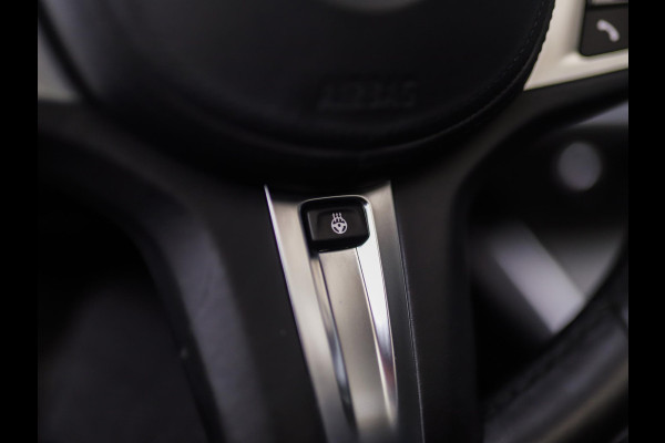 BMW 3 Serie Touring 320d xDrive High Executive | M-Sport | Camera | Trekhaak | Pano | Keyless