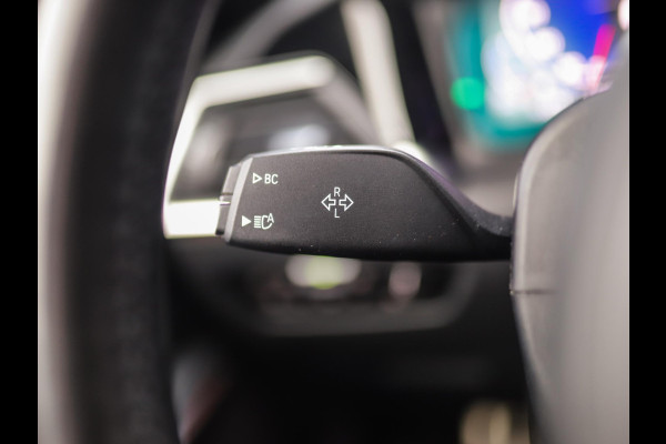 BMW 3 Serie Touring 320d xDrive High Executive | M-Sport | Camera | Trekhaak | Pano | Keyless