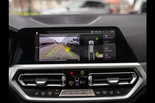 BMW 3 Serie Touring 320d xDrive High Executive | M-Sport | Camera | Trekhaak | Pano | Keyless