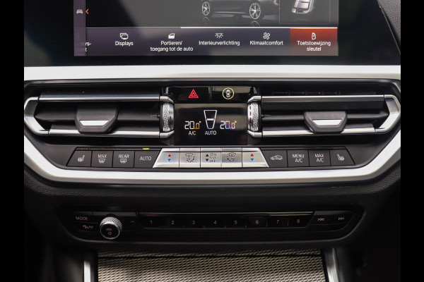 BMW 3 Serie Touring 320d xDrive High Executive | M-Sport | Camera | Trekhaak | Pano | Keyless