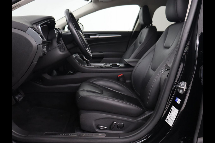 Ford Mondeo 2.0 IVCT HEV Titanium X | Leder | Stoelverwarming | Camera | Adaptive cruise | Memory | Carplay | Full LED | Keyless | Navigatie | Park Assist | Dodehoek detectie | Climate control