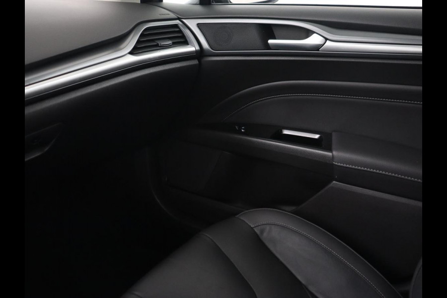 Ford Mondeo 2.0 IVCT HEV Titanium X | Leder | Stoelverwarming | Camera | Adaptive cruise | Memory | Carplay | Full LED | Keyless | Navigatie | Park Assist | Dodehoek detectie | Climate control