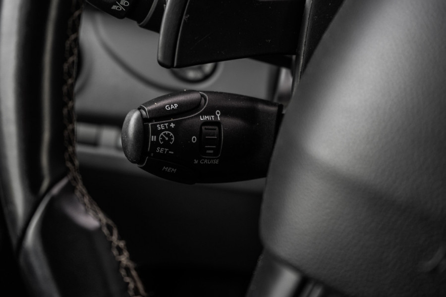 Peugeot Expert 2.0 BlueHDI 122PK | L3H1 | DC | Xenon | Automaat | Schakelflippers | Carplay | Camera | 5-Persoon