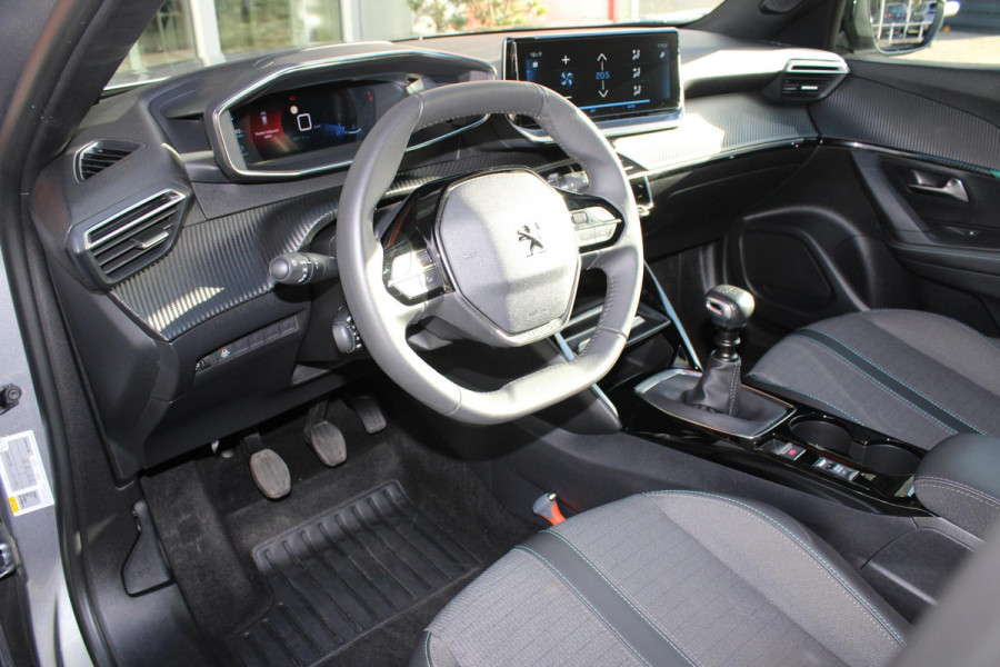 Peugeot 2008 1.2 100PK ALLURE PACK | NAVIGATIE | ACHTERUITRIJ CAMERA | APPLE CARPLAY/ANDROID AUTO | LICHTMETALEN VELGEN 17" | CRUISE CONTROL | LED KOPLAMPEN | DAB+ RADIO |