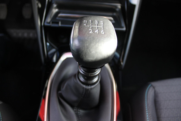 Peugeot 2008 1.2 100PK ALLURE PACK | NAVIGATIE | ACHTERUITRIJ CAMERA | APPLE CARPLAY/ANDROID AUTO | LICHTMETALEN VELGEN 17" | CRUISE CONTROL | LED KOPLAMPEN | DAB+ RADIO |