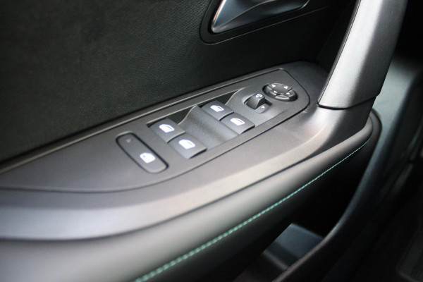 Peugeot 2008 1.2 100PK ALLURE PACK | NAVIGATIE | ACHTERUITRIJ CAMERA | APPLE CARPLAY/ANDROID AUTO | LICHTMETALEN VELGEN 17" | CRUISE CONTROL | LED KOPLAMPEN | DAB+ RADIO |