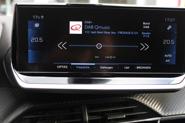 Peugeot 2008 1.2 100PK ALLURE PACK | NAVIGATIE | ACHTERUITRIJ CAMERA | APPLE CARPLAY/ANDROID AUTO | LICHTMETALEN VELGEN 17" | CRUISE CONTROL | LED KOPLAMPEN | DAB+ RADIO |