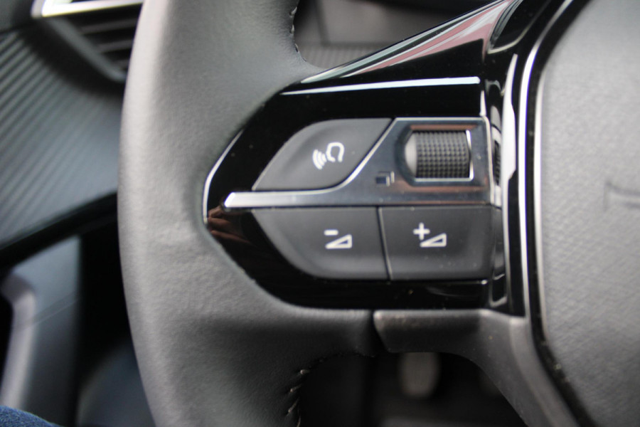 Peugeot 2008 1.2 100PK ALLURE PACK | NAVIGATIE | ACHTERUITRIJ CAMERA | APPLE CARPLAY/ANDROID AUTO | LICHTMETALEN VELGEN 17" | CRUISE CONTROL | LED KOPLAMPEN | DAB+ RADIO |