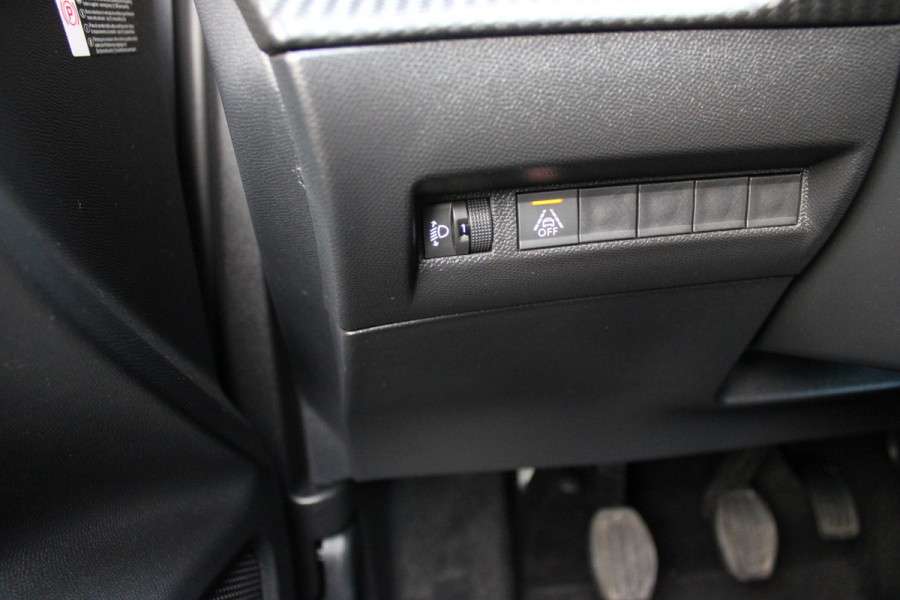 Peugeot 2008 1.2 100PK ALLURE PACK | NAVIGATIE | ACHTERUITRIJ CAMERA | APPLE CARPLAY/ANDROID AUTO | LICHTMETALEN VELGEN 17" | CRUISE CONTROL | LED KOPLAMPEN | DAB+ RADIO |