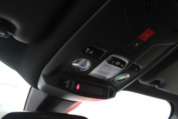 Peugeot 2008 1.2 100PK ALLURE PACK | NAVIGATIE | ACHTERUITRIJ CAMERA | APPLE CARPLAY/ANDROID AUTO | LICHTMETALEN VELGEN 17" | CRUISE CONTROL | LED KOPLAMPEN | DAB+ RADIO |