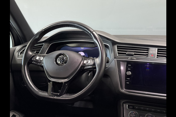 Volkswagen Tiguan 1.4 TSI DSG R-Line | Virtual Cockpit | Elektr. Trekhaak | Massage