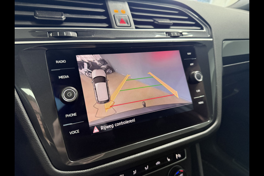 Volkswagen Tiguan 1.4 TSI DSG R-Line | Virtual Cockpit | Elektr. Trekhaak | Massage