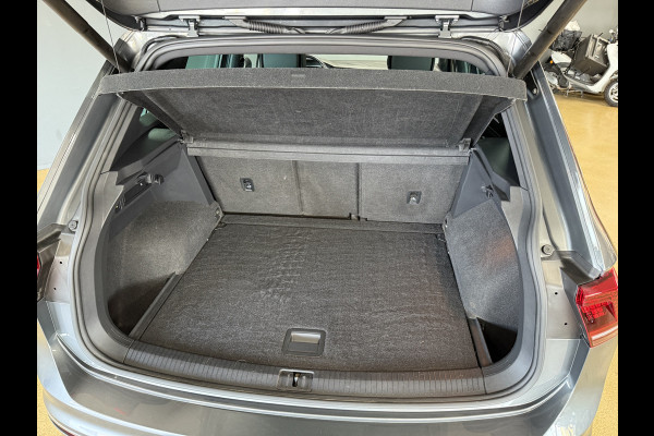 Volkswagen Tiguan 1.4 TSI DSG R-Line | Virtual Cockpit | Elektr. Trekhaak | Massage