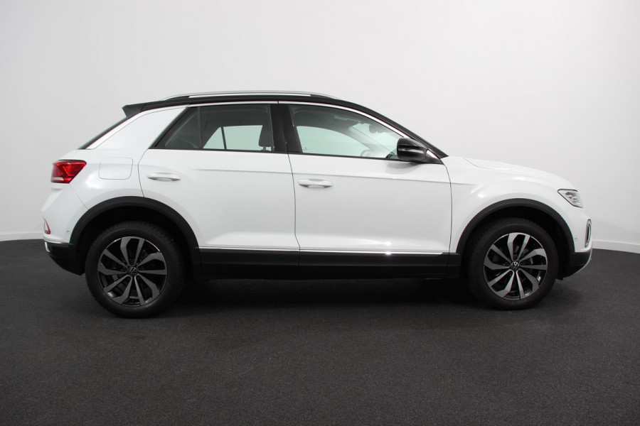 Volkswagen T-Roc 1.5 TSI 150pk DSG Style | Navigatie | Apple Carplay/Android Auto | Parkeersensoren | Camera | Adaptive Cruise Control | Park Assist | Stoel- en stuurverwarming | Elektrische achterklep | LED-koplampen