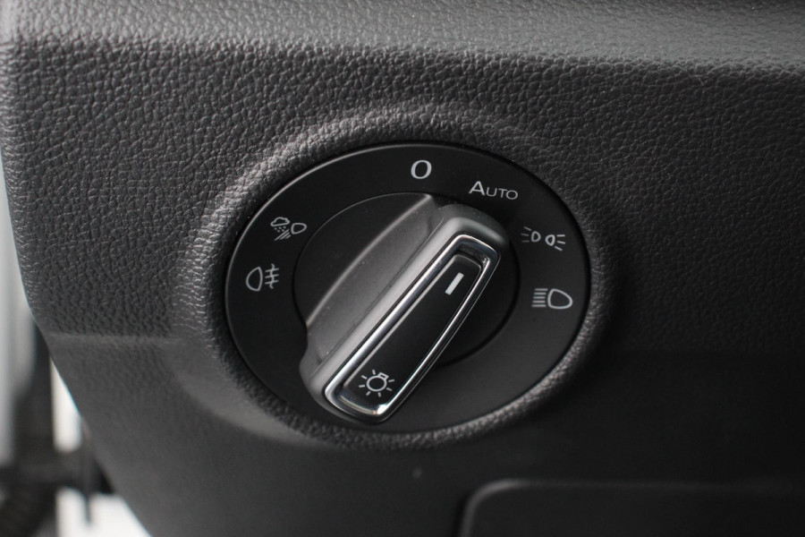 Volkswagen T-Roc 1.5 TSI 150pk DSG Style | Navigatie | Apple Carplay/Android Auto | Parkeersensoren | Camera | Adaptive Cruise Control | Park Assist | Stoel- en stuurverwarming | Elektrische achterklep | LED-koplampen