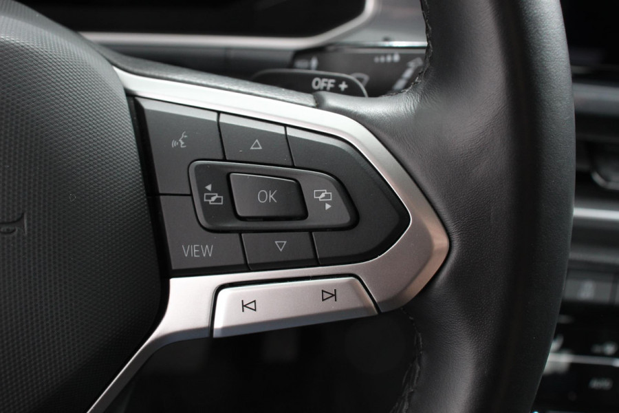 Volkswagen T-Roc 1.5 TSI 150pk DSG Style | Navigatie | Apple Carplay/Android Auto | Parkeersensoren | Camera | Adaptive Cruise Control | Park Assist | Stoel- en stuurverwarming | Elektrische achterklep | LED-koplampen