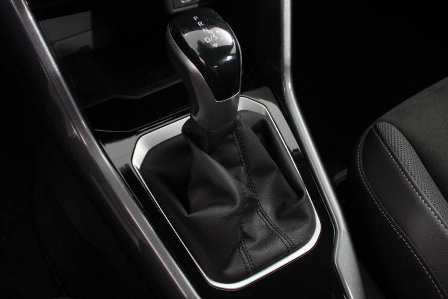 Volkswagen T-Roc 1.5 TSI 150pk DSG Style | Navigatie | Apple Carplay/Android Auto | Parkeersensoren | Camera | Adaptive Cruise Control | Park Assist | Stoel- en stuurverwarming | Elektrische achterklep | LED-koplampen