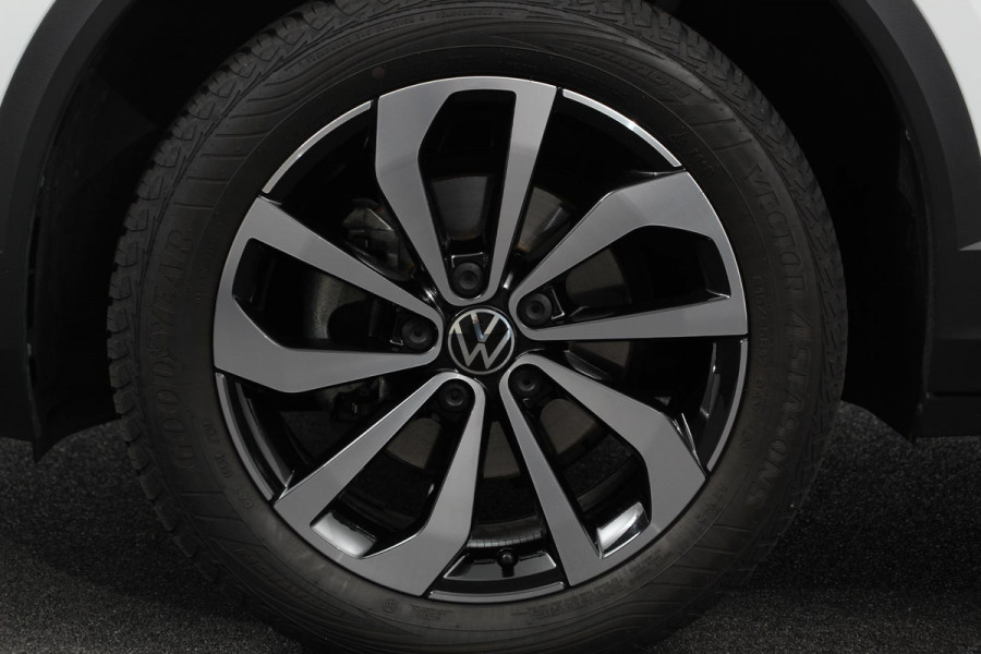 Volkswagen T-Roc 1.5 TSI 150pk DSG Style | Navigatie | Apple Carplay/Android Auto | Parkeersensoren | Camera | Adaptive Cruise Control | Park Assist | Stoel- en stuurverwarming | Elektrische achterklep | LED-koplampen