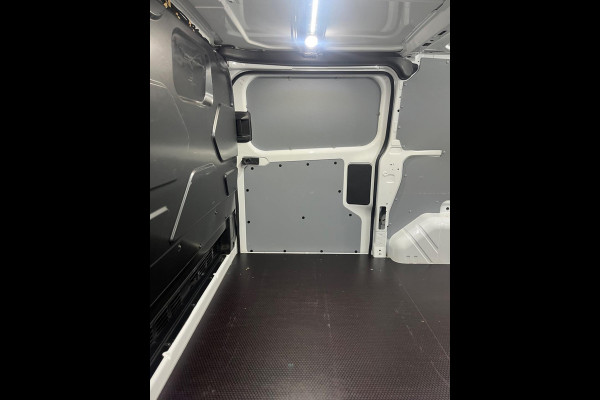 Ford Transit Custom 320 2.0 TDCI euro6 L1H1 Trend Airco, 2xSchuifdeur, CruiseControl, Trekhaak 2500KG, RIJKLAARPRIJS!