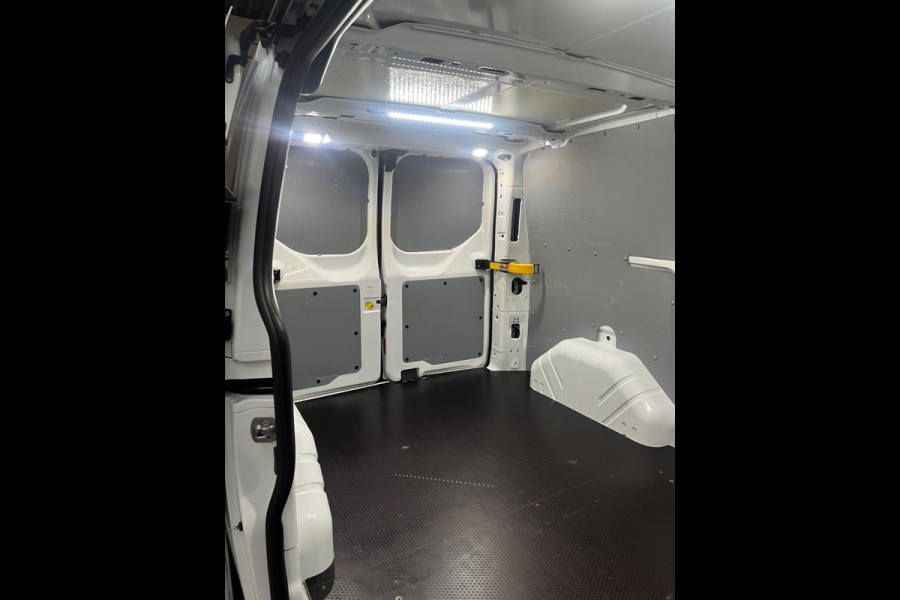 Ford Transit Custom 320 2.0 TDCI euro6 L1H1 Trend Airco, 2xSchuifdeur, CruiseControl, Trekhaak 2500KG, RIJKLAARPRIJS!