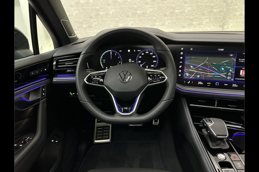 Volkswagen Touareg R 3.0 TSI 462PK E-Hybrid | Luchtvering | Puglia-Leder | Panorama | DYN-Audio | Massage | Ventilatie | ACC | Trekhaak | Nachtzicht | Head-Up | Ergo-Comfort | 22" | Keyless-Entry | Memory | 4-Zone Clima | ISO-Glas | Stoelverwarming V+A | Dodehoek | Standkachel | Carplay | Draadloos Laden |