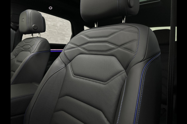 Volkswagen Touareg R 3.0 TSI 462PK E-Hybrid | Luchtvering | Puglia-Leder | Panorama | DYN-Audio | Massage | Ventilatie | ACC | Trekhaak | Nachtzicht | Head-Up | Ergo-Comfort | 22" | Keyless-Entry | Memory | 4-Zone Clima | ISO-Glas | Stoelverwarming V+A | Dodehoek | Standkachel | Carplay | Draadloos Laden |