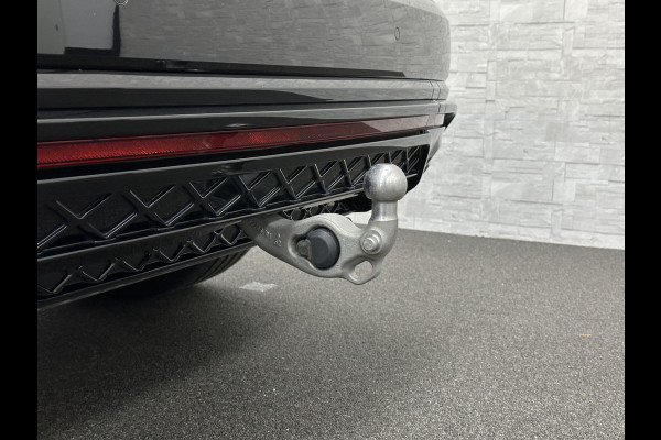 Volkswagen Touareg R 3.0 TSI 462PK E-Hybrid | Luchtvering | Puglia-Leder | Panorama | DYN-Audio | Massage | Ventilatie | ACC | Trekhaak | Nachtzicht | Head-Up | Ergo-Comfort | 22" | Keyless-Entry | Memory | 4-Zone Clima | ISO-Glas | Stoelverwarming V+A | Dodehoek | Standkachel | Carplay | Draadloos Laden |