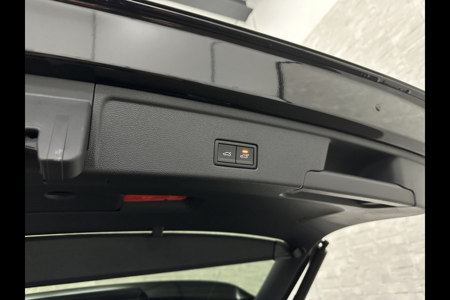 Volkswagen Touareg R 3.0 TSI 462PK E-Hybrid | Luchtvering | Puglia-Leder | Panorama | DYN-Audio | Massage | Ventilatie | ACC | Trekhaak | Nachtzicht | Head-Up | Ergo-Comfort | 22" | Keyless-Entry | Memory | 4-Zone Clima | ISO-Glas | Stoelverwarming V+A | Dodehoek | Standkachel | Carplay | Draadloos Laden |
