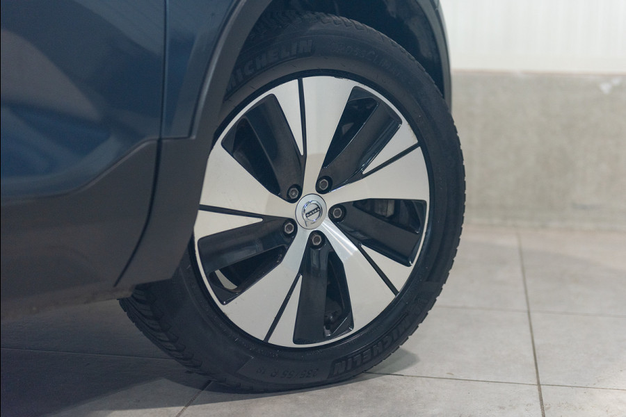 Volvo XC40 T4 Aut. Plug-in Hybrid Inscription Panoramadak Stoelverwarming Parkeercamera 211pk