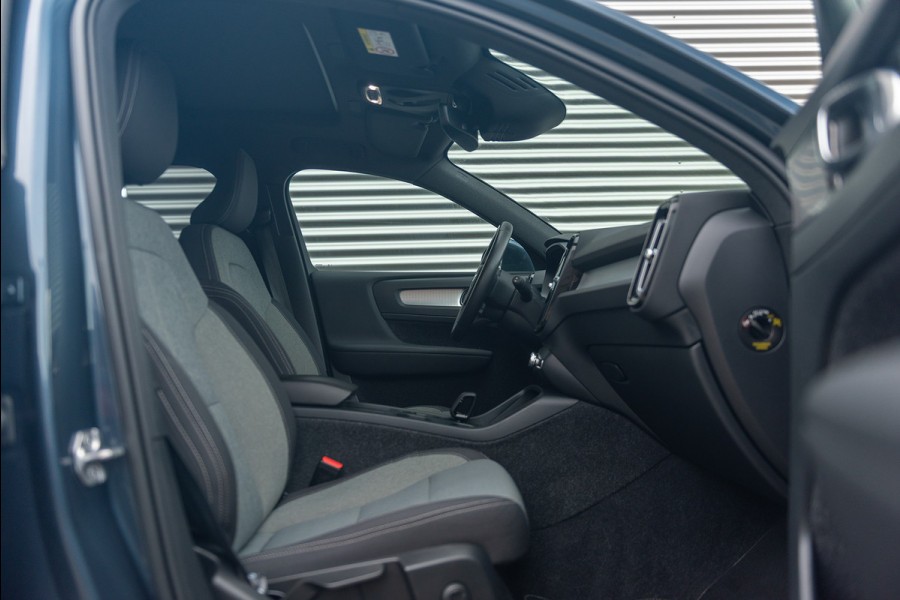 Volvo XC40 T4 Aut. Plug-in Hybrid Inscription Panoramadak Stoelverwarming Parkeercamera 211pk