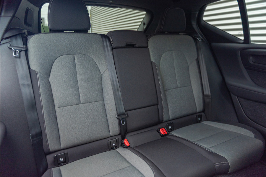 Volvo XC40 T4 Aut. Plug-in Hybrid Inscription Panoramadak Stoelverwarming Parkeercamera 211pk